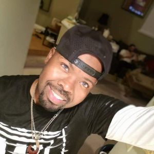 Meet your Posher, Mone